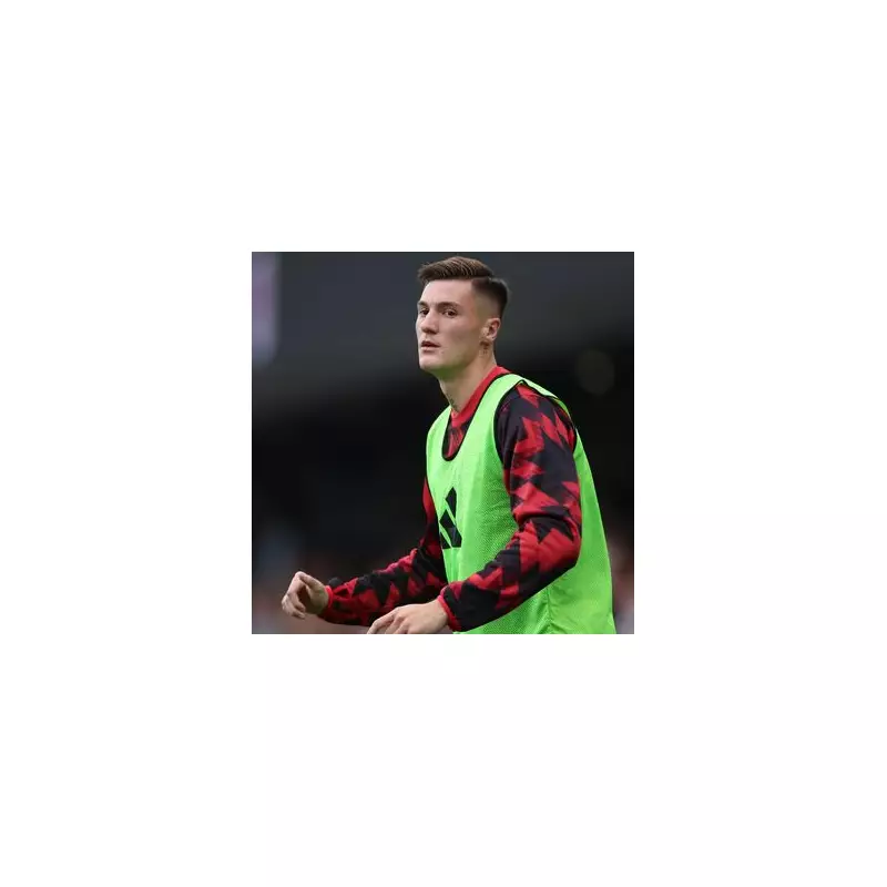 Man Utd Boost: Benjamin Šeško Transfer Race Heats Up as Agent Drops Major Hint