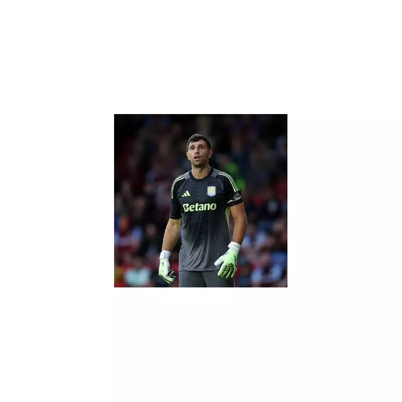 Man Utd Plot SHOCK Martinez Swoop | Villa Face Transfer Battle