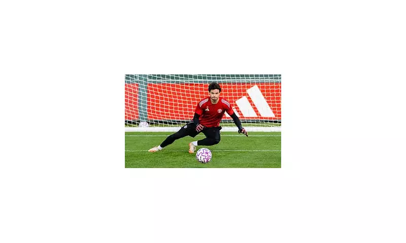 Man Utd's New Goalkeeper Senne Lammens Stuns Coaches in Early Training Sessions