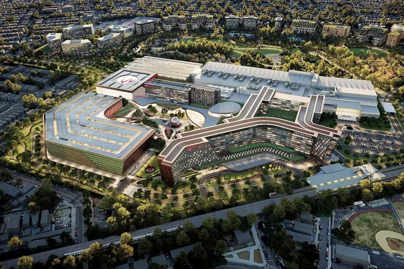 New York Mayor Eric Adams Declares State of Emergency Over Migrant Crisis