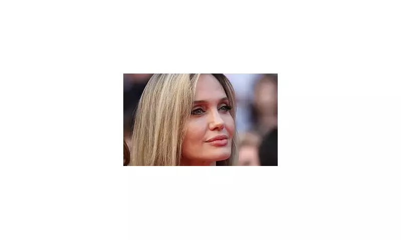 NHS Expands Ovarian Cancer Screening for Women with Angelina Jolie Gene | Daily Mail UK