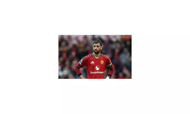 Roy Keane and Gary Neville Clash Over Bruno Fernandes' Manchester United Captaincy | Man Utd News