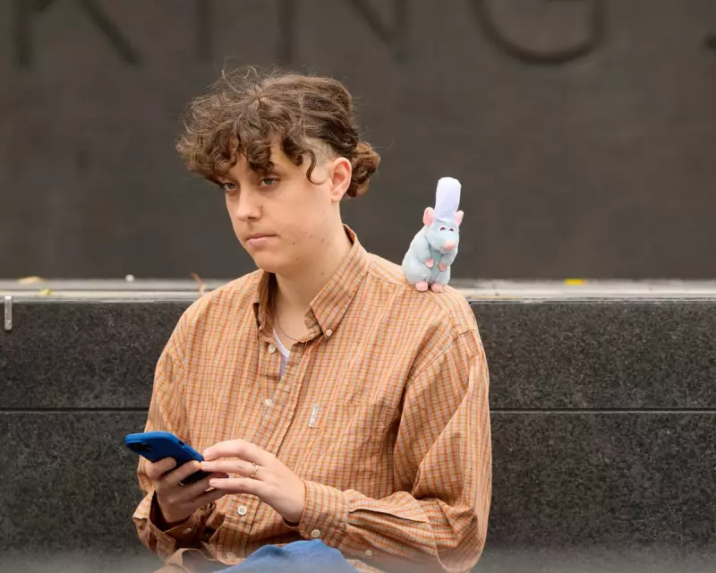 Shoulder Pals: The Bizarre Social Experiment That Transformed My Week | A Guardian Writer's Journey