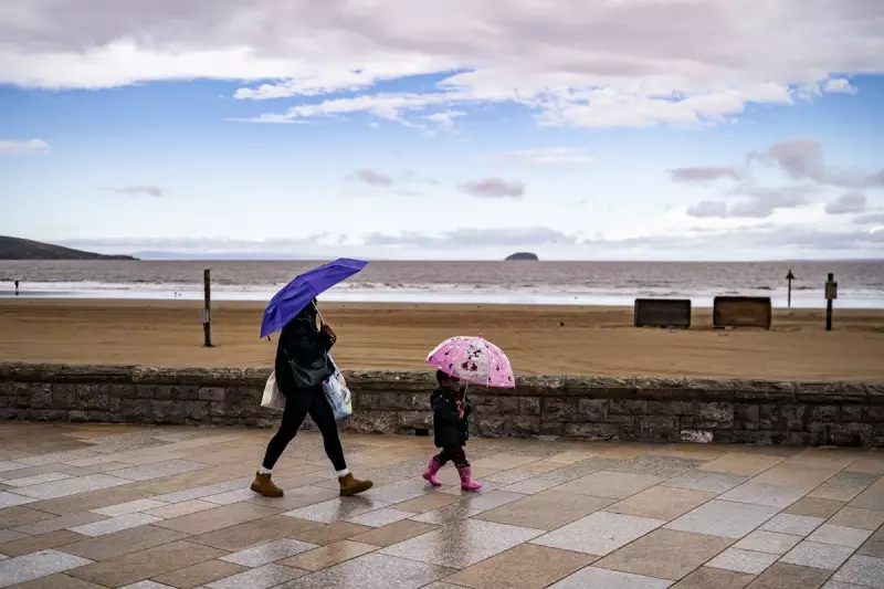 Storm Amy Batters UK: Met Office Issues Severe Weather Warnings as 70mph Winds Lash Britain
