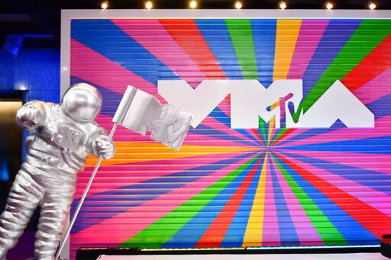 Taylor Swift, Beyoncé, and Travis Kelce: How Music Icons Are Rewriting American History