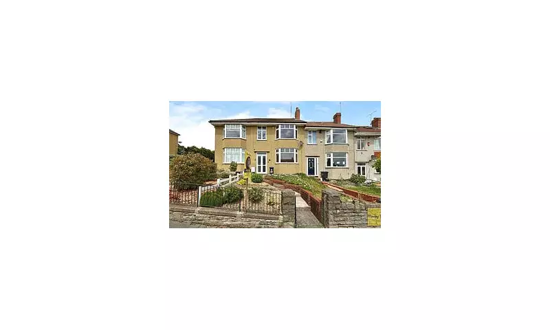 Three-Bedroom Home Sale Baffles Buyers With 'Unhygienic' Interior | Daily Mail