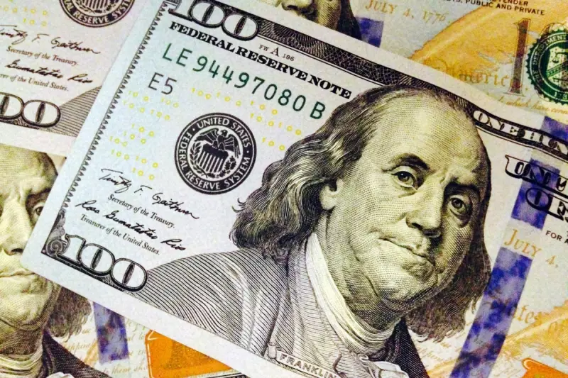 US Inflation Outpaces Wages: New Census Data Reveals Squeeze on Household Budgets