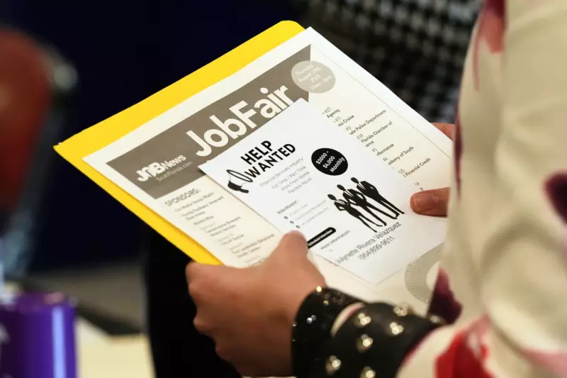 US Jobless Claims Plummet to Eight-Month Low as Labour Market Defies Expectations