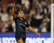 Alyssa Thompson Completes Sensational Chelsea Move in Record WSL Transfer from Angel City