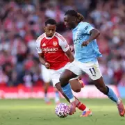 Arsenal Fans Stunned as TV Camera Spots Bukayo Saka's Bizarre Pre-Match Ritual Before Bayern Clash