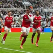 Arsenal Injury Crisis Deepens as Saka Limps Off for England
