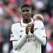 Arsenal Launch Shock Bid for Valencia Teen Sensation Cristhian Mosquera | Gunners Plot Defensive Overhaul