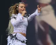 Brian Eno to Headline Gaza Benefit Concert at Wembley, Echoing Mandela Legacy