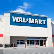 Brit's First Walmart Trip Stuns: 'Mind-Blowing' Aisles & 40,000 Products Leave Shopper Speechless