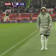 Cole Palmer Subbed Off in First Half as Chelsea Star Suffers Injury Scare Against Everton