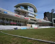 County Cricket Live: Warwickshire Stun Notts, Surrey Dominate in Thrilling Day's Action