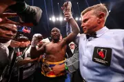 Crawford Stuns Canelo: American Seizes Undisputed Super-Middleweight Crown in Historic Vegas Upset