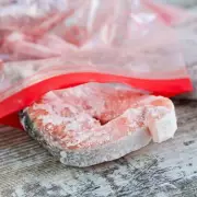 Defrosting Dilemma Solved: Mum's Genius Kitchen Hack Thaws Meat in Minutes Without a Microwave