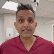 Dr Amir Khan's Urgent Bowel Cancer Symptom Warning on ITV's Lorraine | Don't Ignore This