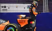 F1 Championship Shocker: Piastri Crashes Out on Lap 1 in Baku, Handing Norris Massive Title Advantage