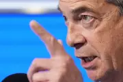 Farage Accuses Lib Dem Leader Davey of 'Open Borders' Hypocrisy Over Calais Comments
