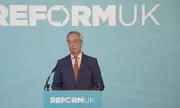 Farage Demands: Migrants Must Reapply to Stay in UK Post-Brexit | Reform UK's Bold Immigration Plan