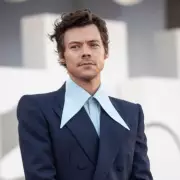 Harry Styles Sparks Fury As He's Spotted With Mystery Bruises & Bandaged Hand | Concerned Fans React