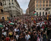 Italy Gripped by Mass Protests: Tens of Thousands March Against Gaza Conflict, Disrupting Cities