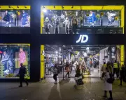 JD Sports Profits Slump as Squeezed Shoppers Cut Back on Sportswear