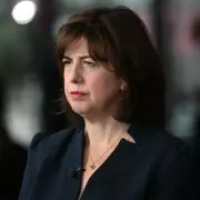 Labour Leadership Hopeful Demands Two-Year Brexit Delay to Avert 'National Crisis'