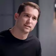 Lawyer Reveals: The One Word That Can Instantly Kill Your Relationship