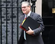 London Braces as 'Unite The Kingdom' Far-Right March Clashes with Counter-Protesters | Political Tensions Flare