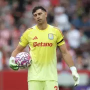 Man Utd Plot Sensational Swoop for World Cup Hero Emi Martinez | Transfer Exclusive