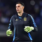 Man Utd Plot Shock Move for Villa Hero Emi Martinez | Transfer Exclusive