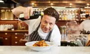 Master The Art Of Cooking With Jamie Oliver: Exclusive Online Courses & Pro Tips Revealed