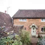 New York Flatmate Nightmare: Tenant's Shocking 'No Shower' Rule Sparks Fury and Goes Viral