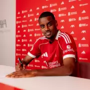 Newcastle United Fume as Liverpool Plot Shock Alexander Isak Transfer Raid | Mirror Football