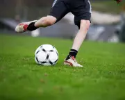 No Distance Too Far: The Incredible Journeys of Britain's Most Dedicated Football Fans