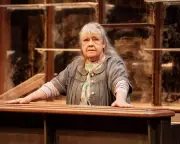 Noni Hazlehurst Stuns in Gritty Revival of 'The Lark' at Melbourne Arts Centre