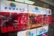 Powerball Jackpot Climbs to £1.2 Billion After No Weekend Winner | Record US Lottery Draw