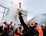 Rachel Reeves' Bond Market Gamble: Is Britain's Economic Orthodoxy Crumbling?