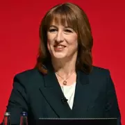 Rachel Reeves Confronted by Pro-Palestine Protesters During Major Economic Speech