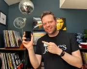 The MP3 Player Renaissance: Who's Buying Retro Tech in 2025's Streaming Era?