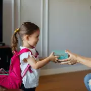 The Ultimate School Lunchbox Guide: Nutritionists Reveal What to Pack (And What to Avoid)