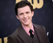 Tom Holland Suffers Concussion on Spider-Man Set, Forcing Major Filming Halt | The Guardian
