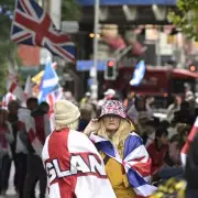 Tommy Robinson Supporters Clash with Police in Central London | Westminster Protests Turn Ugly