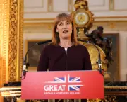 UK Borrowing Soars to £37.6bn as Chancellor Reeves Confronts 'Economic Reality'