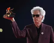 Venice Film Festival Shocker: Jim Jarmusch's 'Father Mother Sister Brother' with Cate Blanchett Snatches Golden Lion