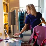 Vinted User's Fury as Buyer Demands Free Postage in Bizarre 'Penny Pinching' Stunt