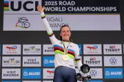 Zoe Bäckstedt Storms to Stunning U23 Time Trial Gold at Cycling World Championships